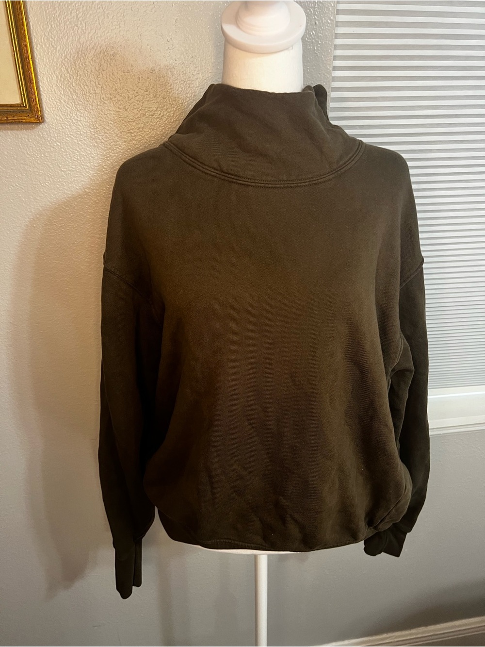 Joah Brown Split Mock / Turtleneck
Sweatshirt - Brown Rare Large One Size - Picture 2 of 12